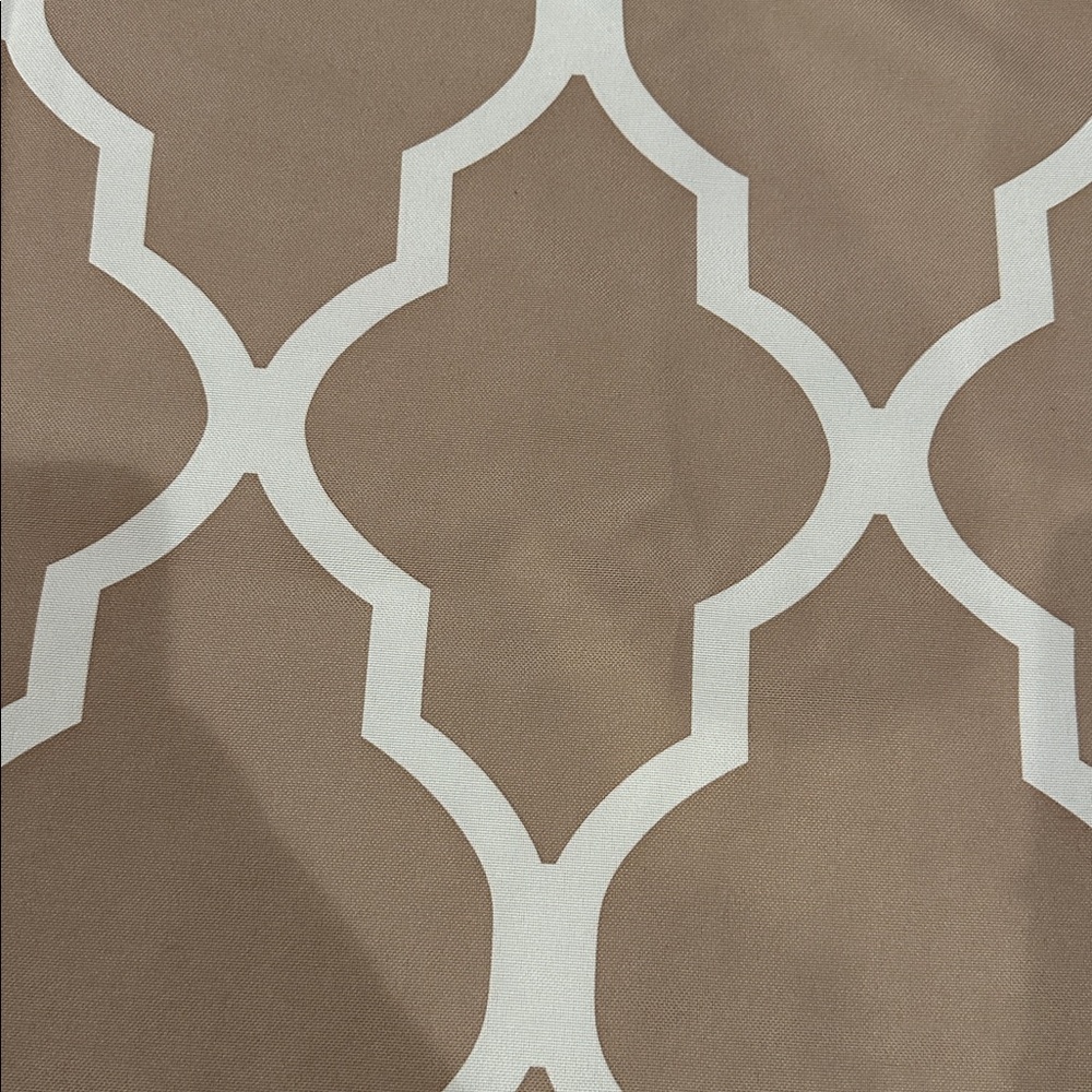 Geometric Patterned Curtain - Picture 5 of 6